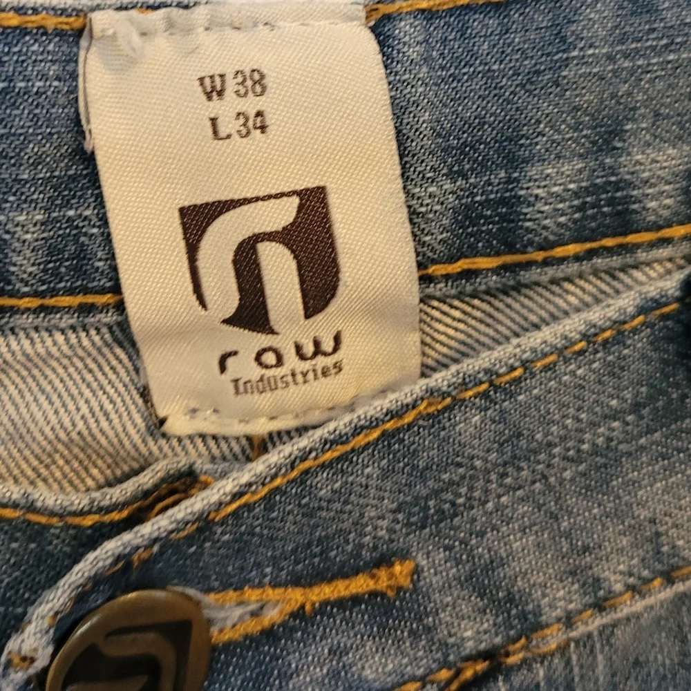 Raw Industries Men’s Straight Leg Jeans - W38 x L34 - Medium Wash Blue Denim